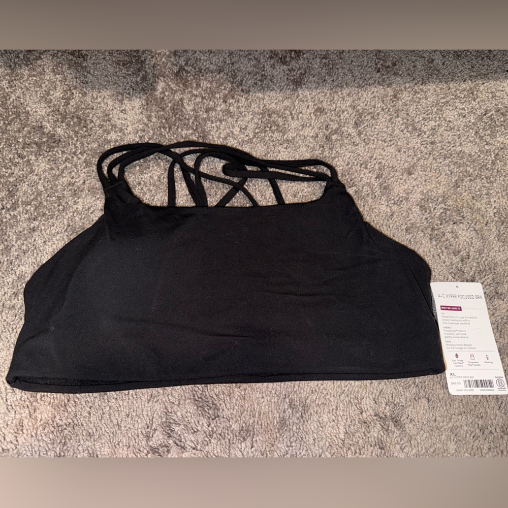 Athleta A-C
SOLACE BRA IN POWERVITA